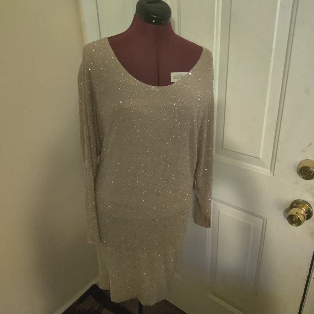 Dress - Picture 11 of 11